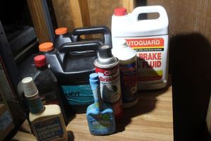 lot 193 image: automotive Fluids