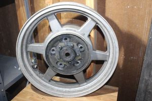 lot 201 image: Honda Tire Rim