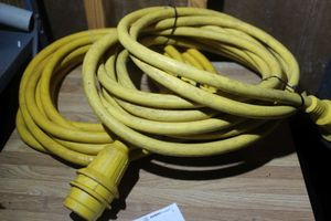 lot 207 image: 210 Extension Cords