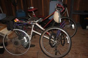 lot 313 image: Vintage Scortcher 10 Speed Bike, and also a Bike In progress, includes Helmet and Bike Chain