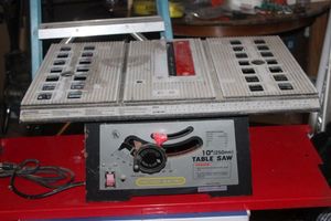 lot 320 image: 10 Table Saw