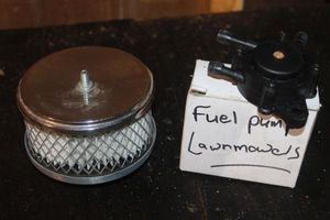 lot 329 image: Lawnmower Fuel Pump and Breather Filter