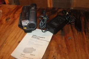 lot 335 image: Sony Video Camera Recorder and Charger