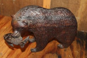 lot 338 image: Vintage Ironwood Hand Carved Bear