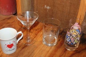 lot 340 image: Chimpettes Glass, Wizard of OZ Glass and More