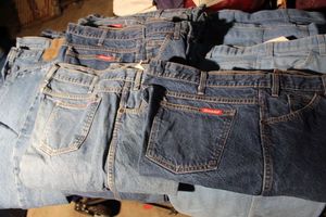 lot 373 image: Mens Jeans, 10 Pair size 42x30, includes Dickies and More