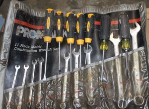 lot 291 image: Screwdrivers and Wrenches