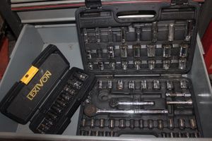 lot 394 image: Pittsburg Socket Set and Lexivon Torx Bit Sockets