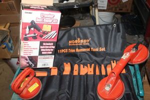 lot 429 image: Automotive Trim Tool Set and other Auto Body Tools