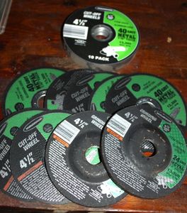 lot 256 image: Unused 4 12 cut-off wheels