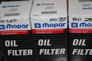 lot 38 image: Mopar oil filters