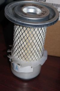 lot 42 image: Heavy Duty Engine Air Filter