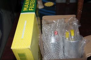 lot 57 image: Mann Filter C2861-2 for Mercedez and Two Fuel Filters
