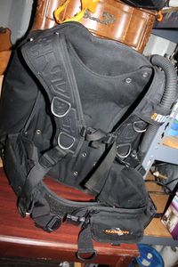 lot 82 image: Scuba Vest