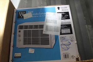 lot 98 image: Westpoint Window Air Conditioner
