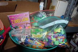 lot 162 image: Kids Activity Bags, Lacing, Foam Pieces, Loom Pieces and More
