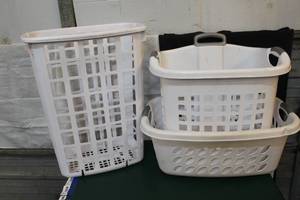 lot 23 image: laundry baskets