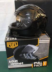 lot 39 image: Large full face helmet DOT approved was never used