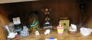 lot 45 image: mixed lot Coleman clock, bear figure, jack in the box toy, exon tiger key chain, pig tape measure, Alaska totem pole and more see pic.
