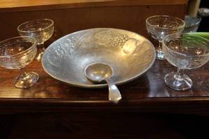 lot 78 image: The Wilton Company Vintage Pewter Fruit Embossed Bowl and 4 glass that matches