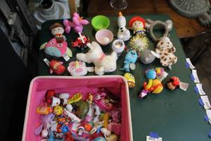 lot 88 image: Lot of previously love toys