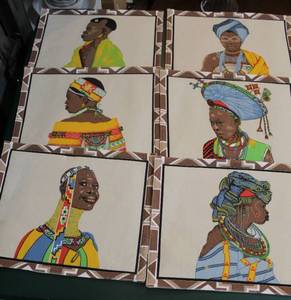 lot 94 image: 6 SILKSCREENED AFRICAN ETHNIC DESIGNS PLACEMATS