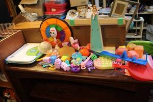 lot 97 image: Mixed lot of gently Loved toys