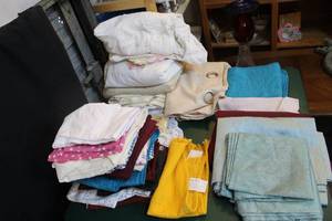 lot 134 image: Mixed linens and curtain
