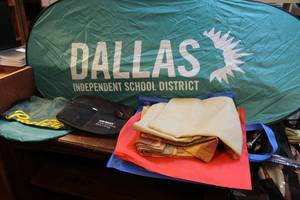 lot 163 image: Placemats and sun and reusable bags and a drawstring bag