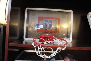 lot 177 image: Over the door basketball hoop