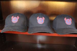 lot 182 image: 3 baseball caps
