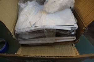 lot 218 image: Box of polymellers