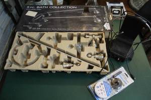 lot 233 image: Bathroom bar and one towel hanger and HD antennas see pictures