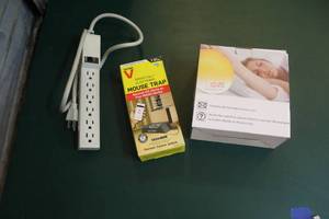 lot 239 image: Mouse trap receive kill alerts on your mobile device  surge protector plug clock