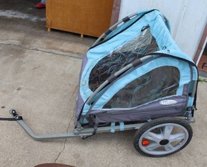 lot 259 image: in Step 2 kids bicycle trailer