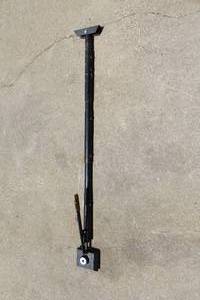 lot 273 image: Adjustable carpet stretcher