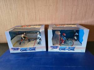 lot 9 image: Lot of 2 NEW Starting Lineup NHL Freeze Frame One on One
