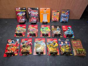 lot 34 image: Lot of 16 Racing Champions Diecast NASCAR Cars