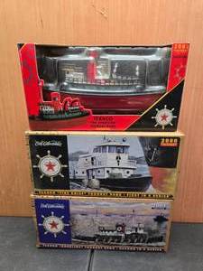 lot 63 image: Lot of 3 Texaco Ertl Diecast Tugboat Banks.  2001-2002