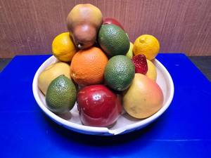 lot 81 image: Lot of Vintage Decorative Fruit