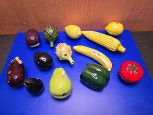 lot 83 image: Lot of 13 Pieces of Vintage Hand Painted Ceramic Fruit & Vegetables.  Made in Mexico