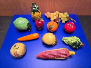 lot 84 image: Lot of 10 Pieces of Vintage Hand Painted Ceramic Fruit & Vegetables.  Made in Mexico