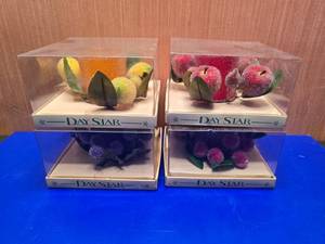 lot 89 image: Lot of 4 Day Star Fruit Themed Candle Holders