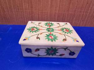lot 92 image: LOOK THESE UP  Hand Made Mother of Pearl Inlay White Marble Box w Lid
