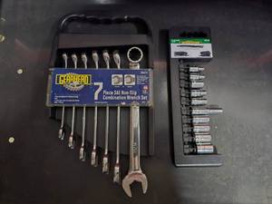 lot 191 image: Gearhead Combination Wrench Set & Gearhead 10-Piece Socket Set