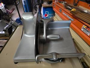 lot 135 image: Hobart 4321 Deli Meat Slicer