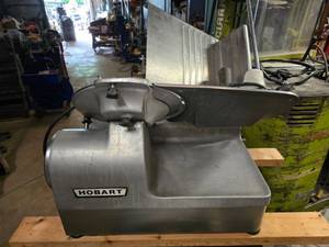lot 137 image: Hobart 1712 Automatic Deli Meat Slicer