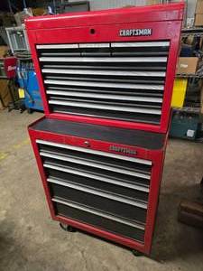 lot 204 image: Craftsman Rolling 14Compartment Tool Chest, 27 Wide
