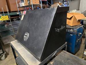 lot 206 image: CPL Tool Management Montezuma Tool Cabinet w Tools