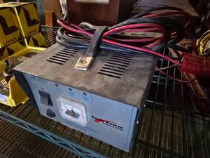 lot 215 image: Eagle Power Battery Charger